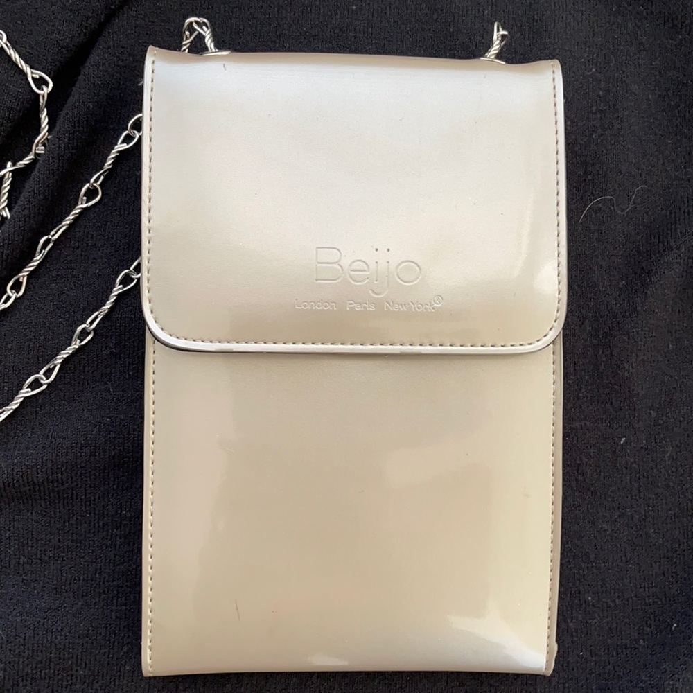 Beijo wallet on chain used champagne color